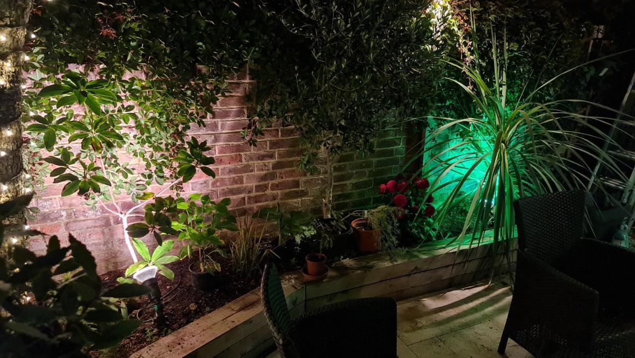 Cottage Grove Homestay Rooms Portsmouth Bagian luar foto